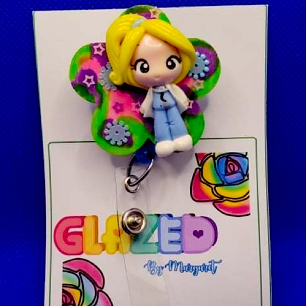 🆕Badge Reel 🛍🤩Free Shipping ✈️💌for bundle of 3 items and up📦
